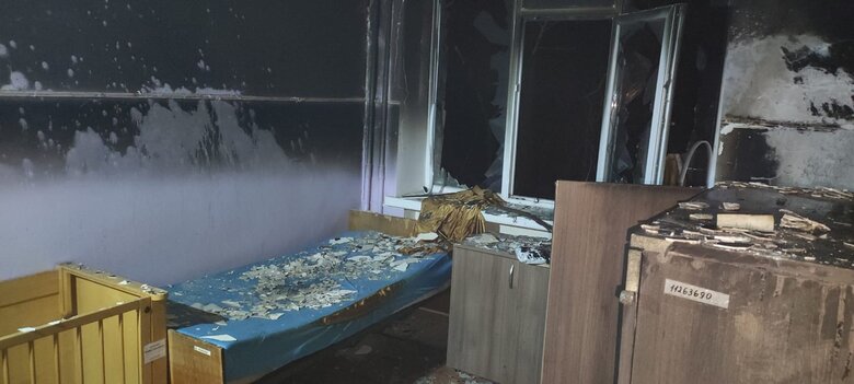 В новогоднюю ночь враг ударил по детской областной больнице в Херсоне, - ГСЧС 02