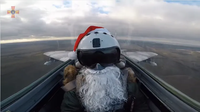 Украинские летчики показали новогоднее видео и растрогали сеть: ’’поздравления’’ оккупантам тоже передали dqxikeidqxiqqeant