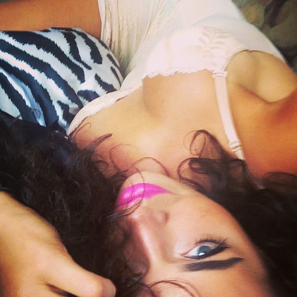 Внучка экс-премьера Украины прикинулась патриоткой страны - фото 2 dqxikeidqxiqqeant