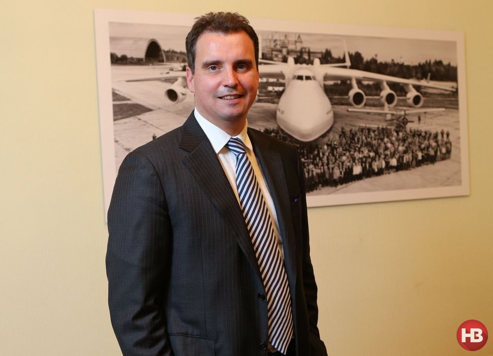 Глава Минэкономики Айварас Абромавичус покусился на основу основ: роль крупных финансово-промышленных групп dqxikeidqxiqqeant