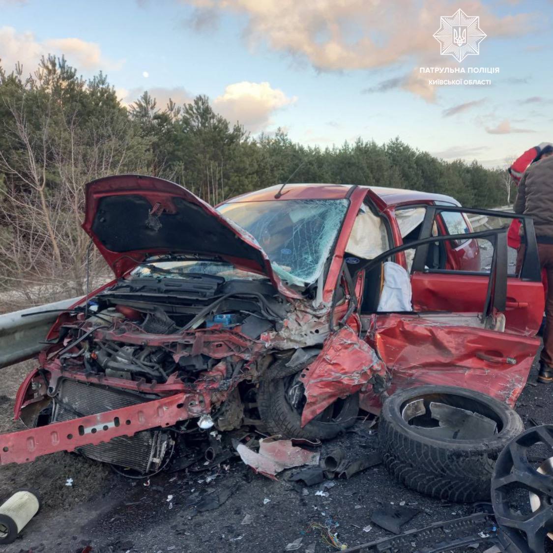 На Київщині сталась аварія за участю чотирьох авто: є потерпілі. Фото dqxikeidqxiqqeant