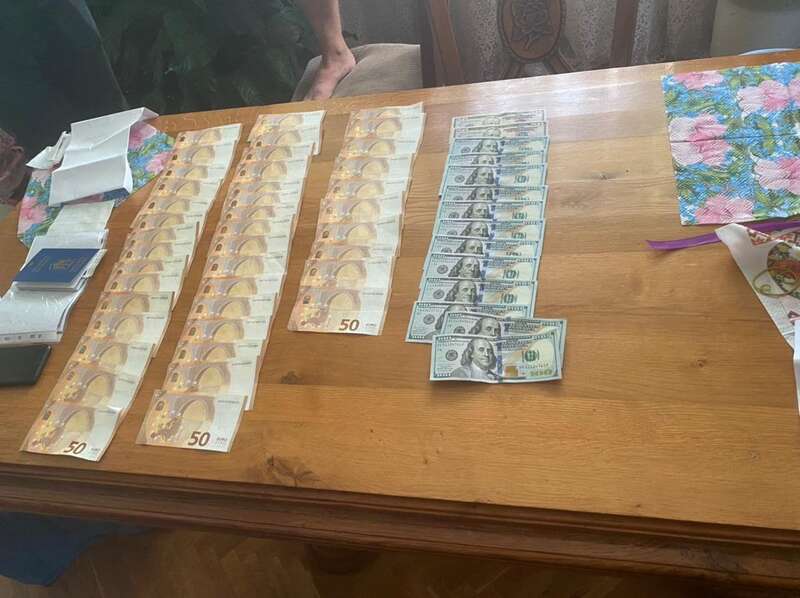 Волонтери продали “гуманітарний“ Mitsubishi Pajero dqxikeidqxiqqeant