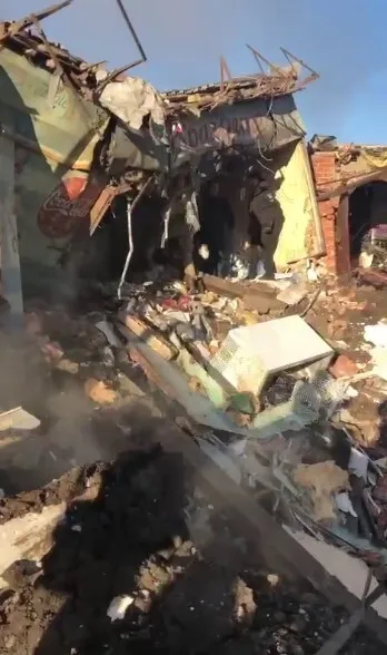 Войска РФ нанесли ракетный удар по селу на Харьковщине: пострадали семь человек, среди них ребенок dqxikeidqxiqxxant