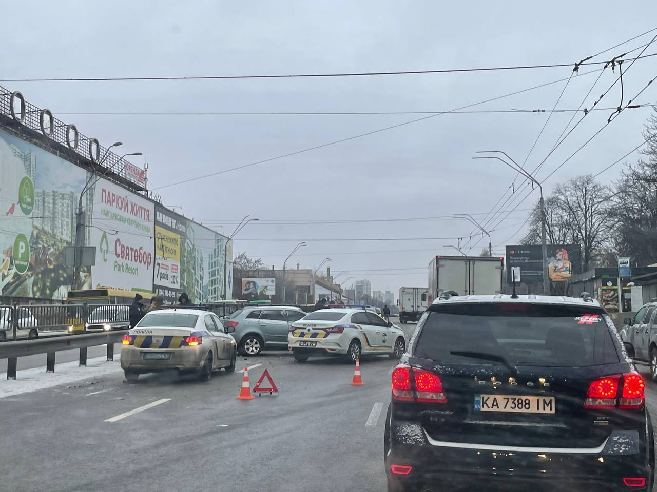 У Києві вранці через ожеледицю сталося понад 30 ДТП: є постраждалі. Фото і відео dqxikeidqxitkant