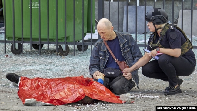 Этот 13-летний ребёнок погиб на автобусной остановке в Харькове во время российского ракетного обстрела. Фото 20 июля 2022 года