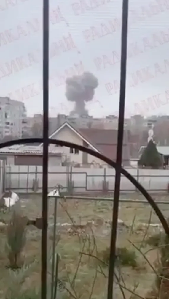 Был один взрыв: в сети обнародовали видео удара российской ракеты по Днепру dqxikeidqxitkant