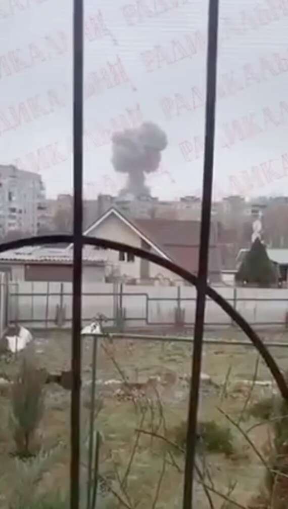 Був один вибух: у мережі оприлюднили відео удару російської ракети по Дніпру dqxikeidqxitkant