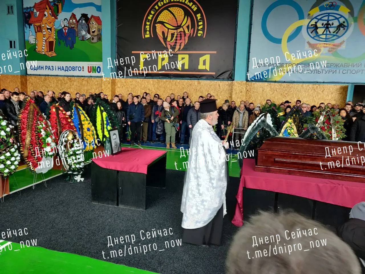 Оплакує все місто: у Дніпрі прощаються з тренером з боксу, який загинув під час ракетного удару окупантів. Фото