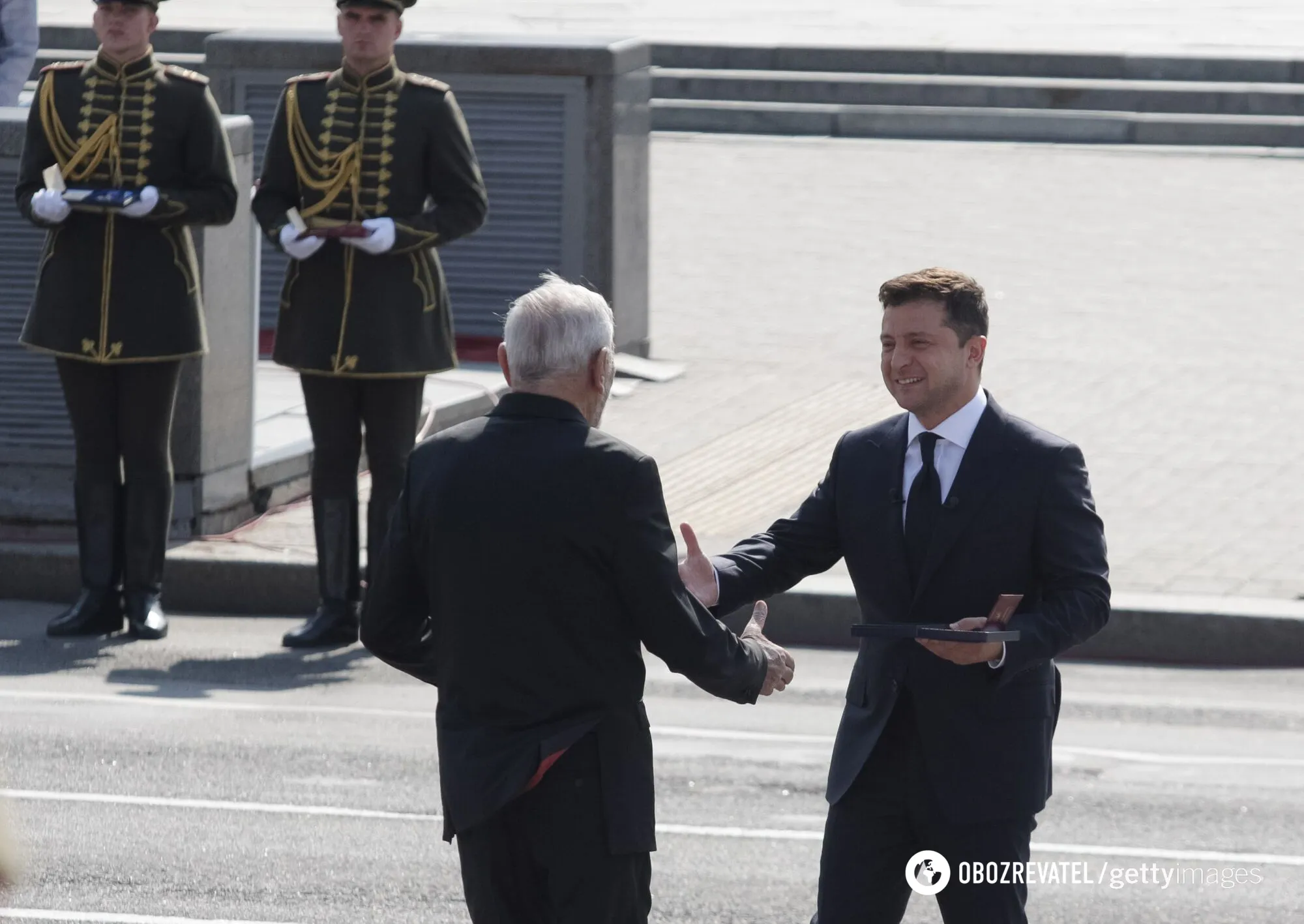 Труну Вахтанга Кікабідзе вкрили українським прапором: як пройшло прощання з актором у Тбілісі