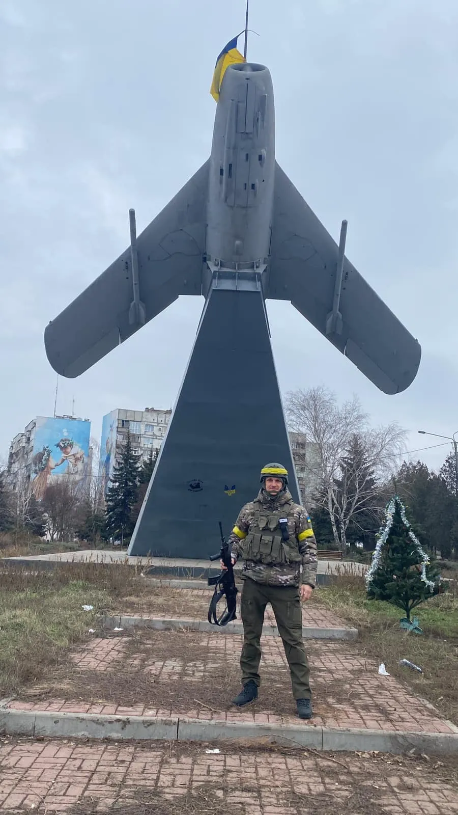 Головний тренер збірної України з футболу воює з окупантами у Бахмуті dqxikeidqxiqqeant