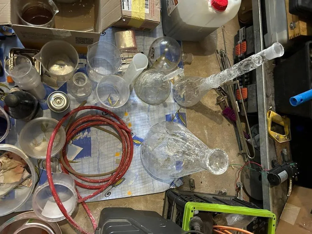 На Київщині викрили групу наркоділків: проведено 9 обшуків. Фото і відео