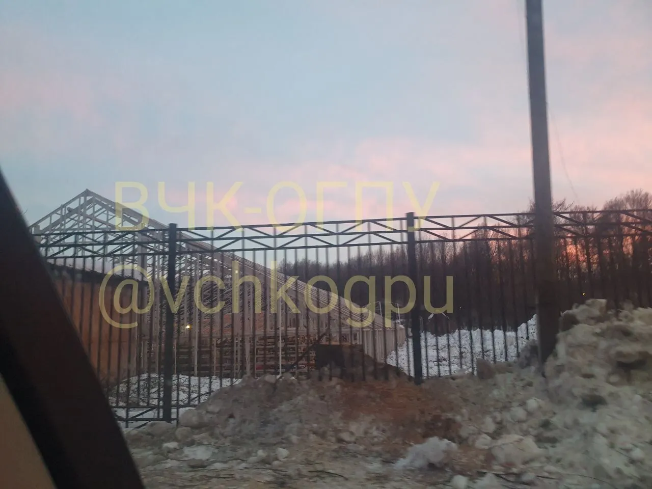 Паніки немає: у Москві почали вирубувати парк під встановлення системи ППО. Фото