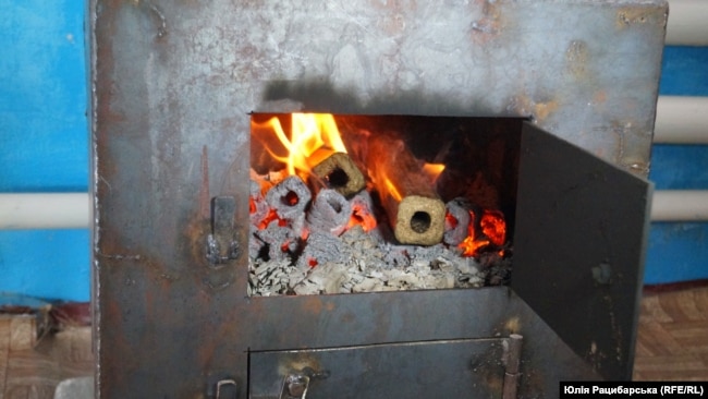 В больнице Высокополья на Херсонщине обустраивают печное отопление