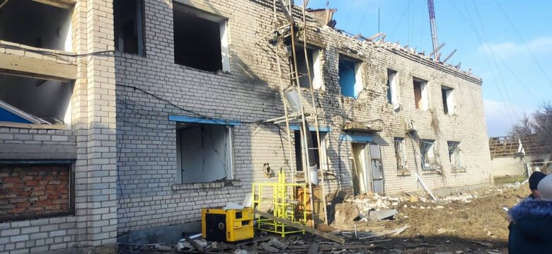 Росіяни вдарили з ракети по сільраді на Криворіжжі: один загиблий та четверо поранених, - ОВА 02 dqxikeidqxitkant