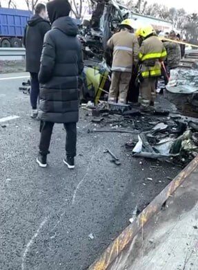 Маршрутка з пасажирами влетіла у фуру: на Полтавщині сталася смертельна аварія dqxikeidqxitkant