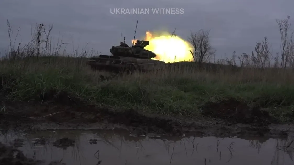 ЗСУ успішно знищують ворога трофейною технікою і дякують за ’’ленд-ліз’’. Відео dqxikeidqxiqqeant