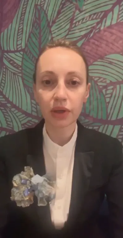 У Донецьку співробітниці кафе заспівали гімн України: їх звільнили та змусили вибачитися. Відео