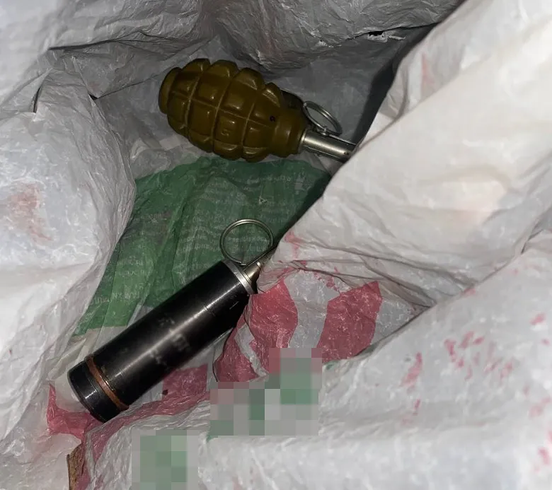 У Києві зловмисник, загрожуючи зброєю, намагався пограбувати відділення банку. Фото dqxikeidqxitkant