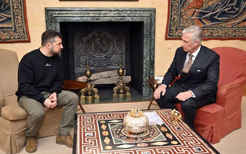 Зеленський зустрівся з королем Бельгії та передав йому фрагмент російського штурмовика dqxikeidqxitkant