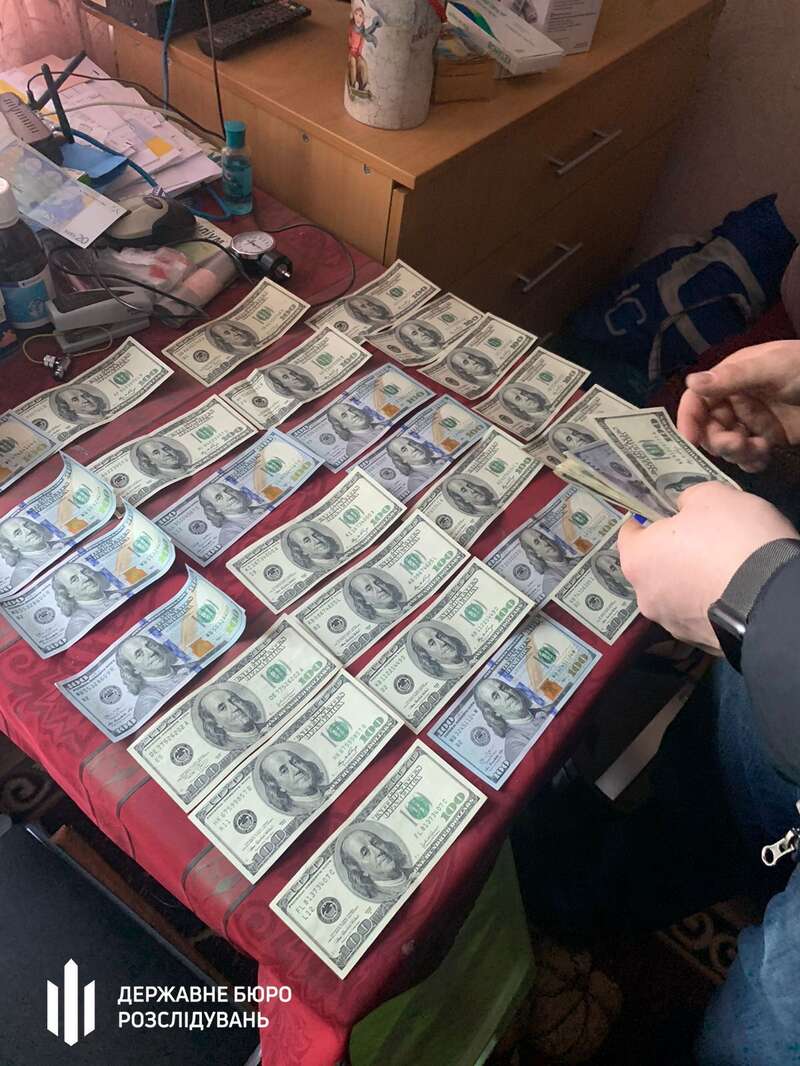 У Києві затримано детектив БЕБ, який за винагороду прикривав гральний бізнес. Фото