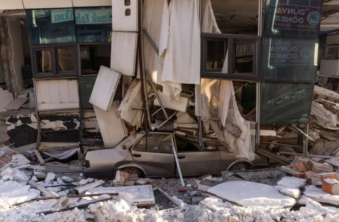 Кількість жертв землетрусу в Туреччині та Сирії перевищила 41 тис. осіб: серед врятованих на 9-й день – два брати. Фото