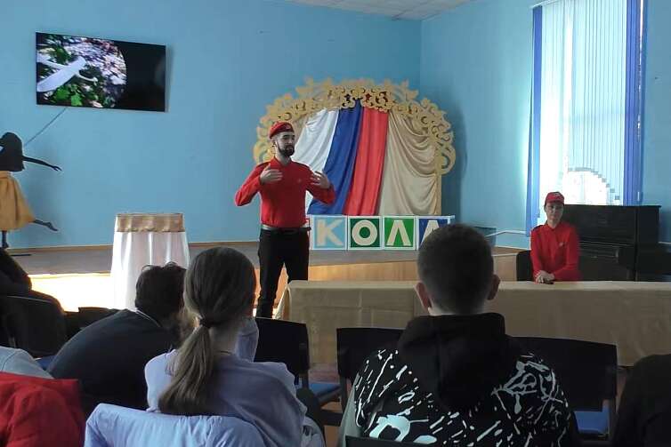 Окупанти хочуть перетворити українських дітей на секту ’’свідків Леніна-Сталіна-Путіна’’