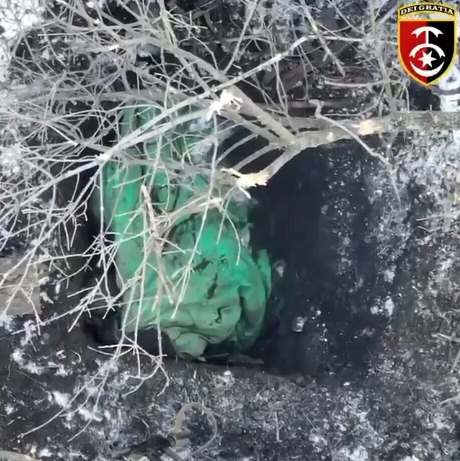 Пряме влучення: українські бійці показали, як допомагають окупантам зігрітися. Відео