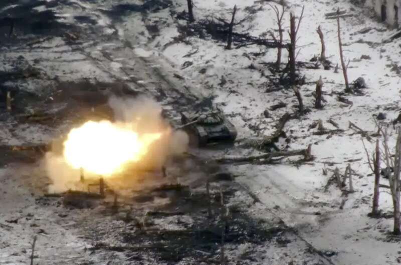 Мертва пустка: AP показала знищену окупантами Мар’їнку на відео з дрону dqxikeidqxitkant