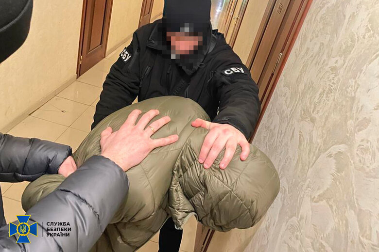 У Рівному затримано російського диверсанта, який намагався підірвати об’єкт транспортної інфраструктури, - СБУ 03