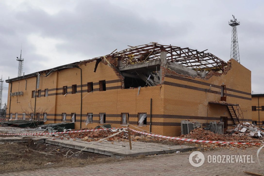 Фото: OBOZREVATEL Зруйнована підстанція dqxikeidqxitkant