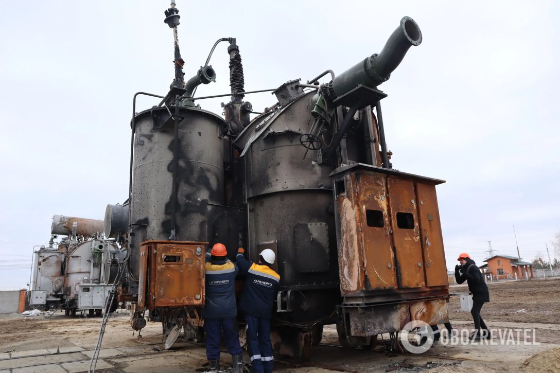 Фото: OBOZREVATEL Зруйнована підстанція