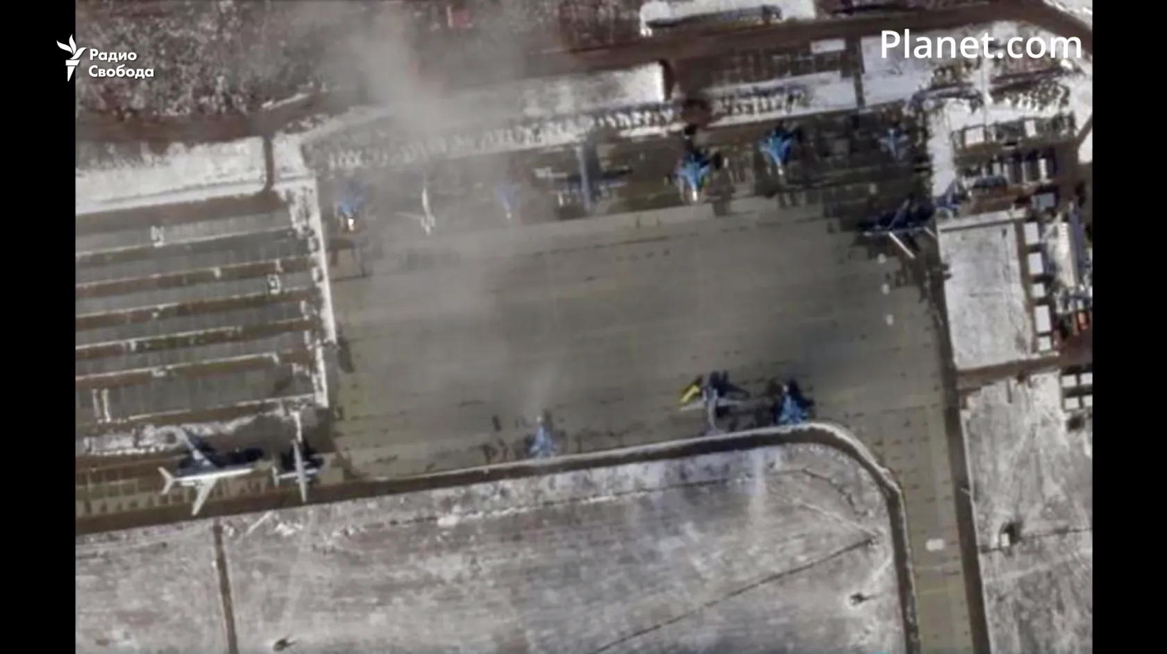 Після ’’бавовни’’ з аеродрому в Єйську зникли шість винищувачів Су-34. Супутникові фото