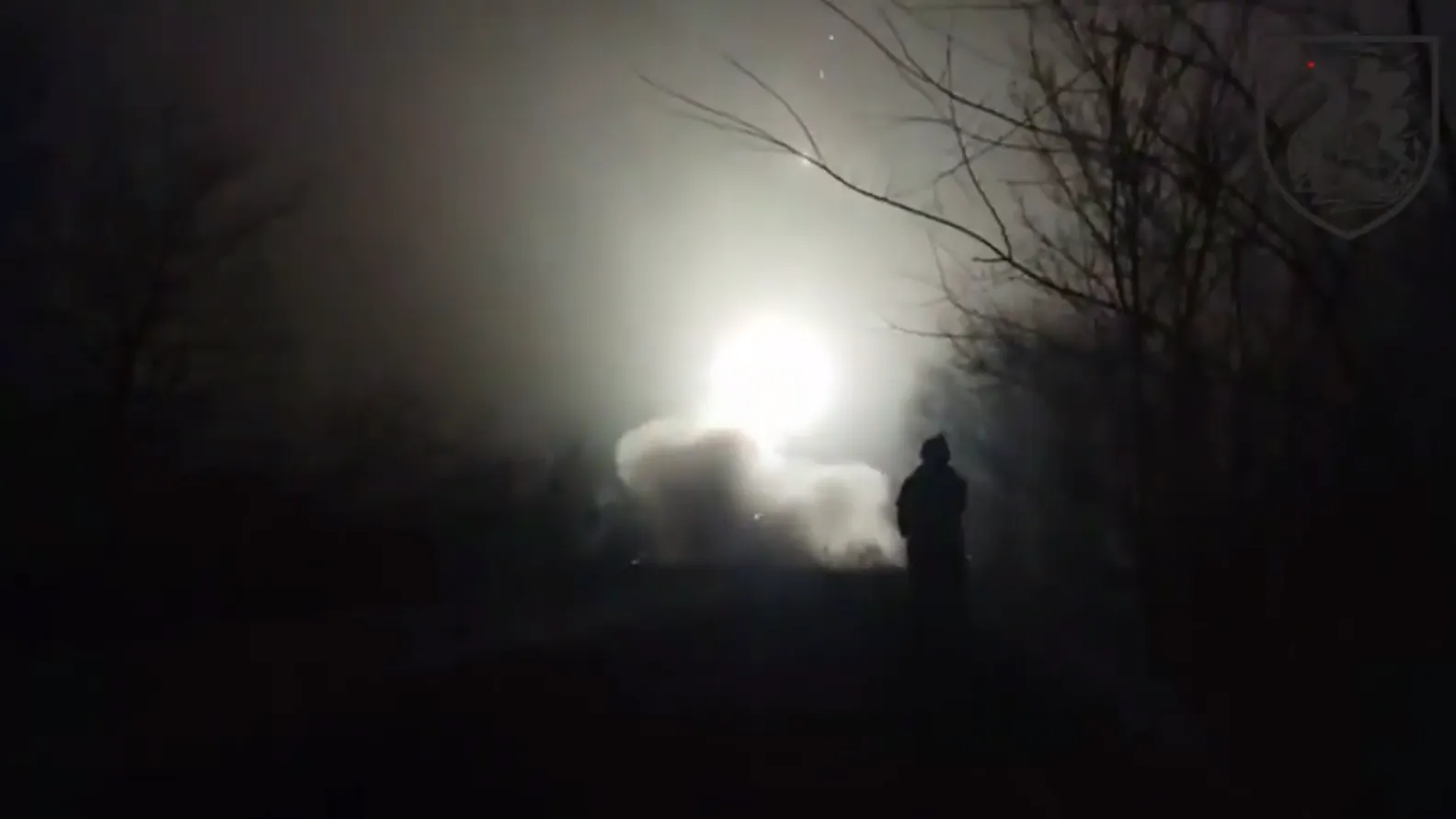 Украинские артиллеристы показали огонь святой мести по российским оккупантам. Видео