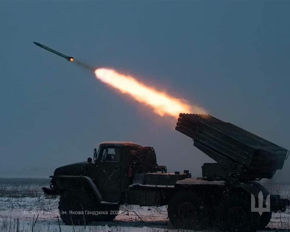 ЗСУ відбили понад 95 ворожих атак на п’яти напрямках, загарбники відкрили ремонту базу у техучилищі Волновахи – Генштаб