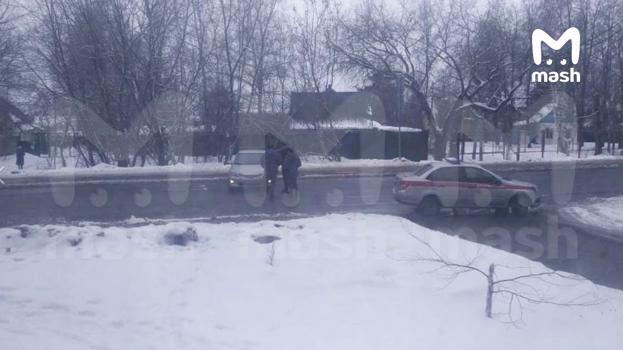 У Росії чоловік втік із військової частини та погрожував підірвати гранатою військкомат. Фото dqxikeidqxitkant