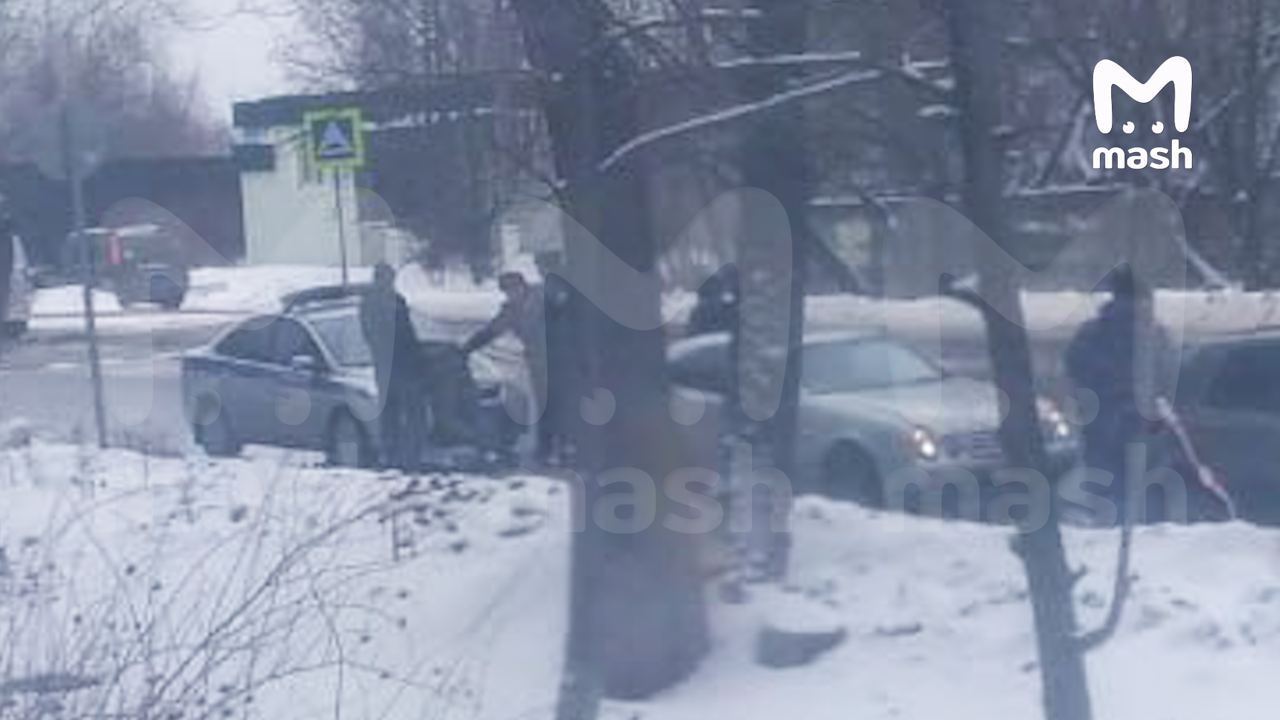 У Росії чоловік втік із військової частини та погрожував підірвати гранатою військкомат. Фото