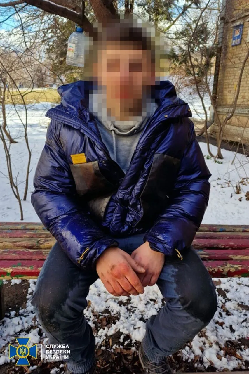 СБУ викрила російських агентів, які шпигунили за керівництвом військкоматів Києва. Фото dqxikeidqxiqqeant