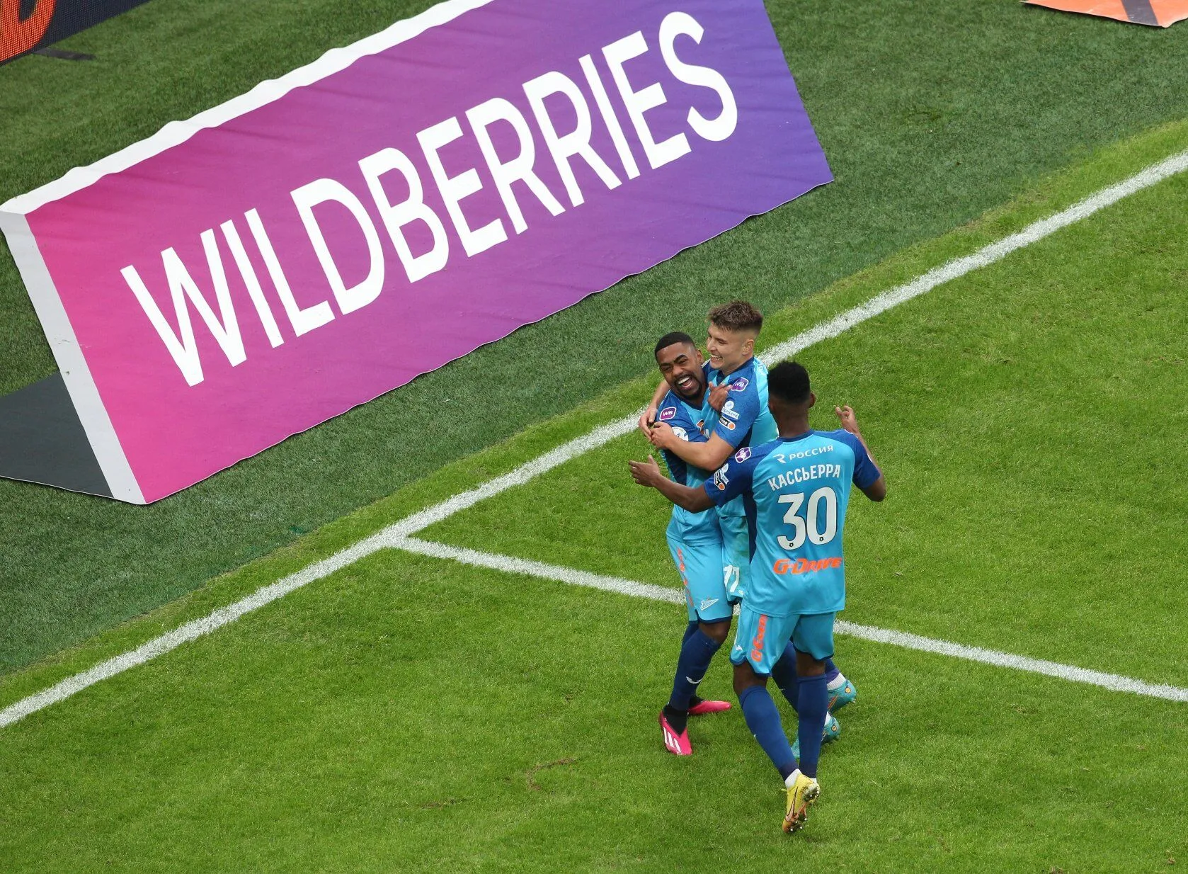 Страна фейков: ’’Зенит’’ и ’’Газпром’’ устроили ’’феерический стыд’’ на матче чемпионата России