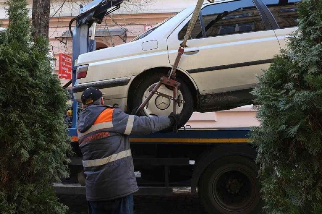 Во Львове конфисковали автомобиль Peugeot dqxikeidqxitkant