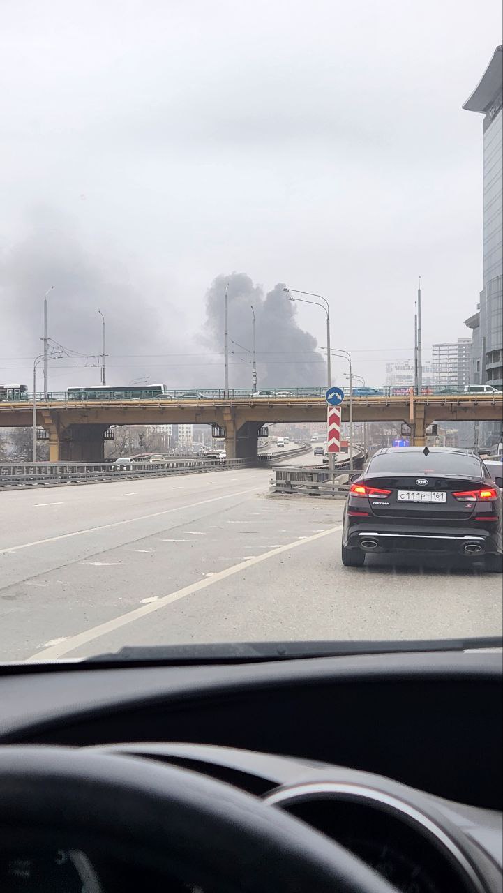 Здание Пограничной службы ФСБ горит в Ростове-на-Дону 03