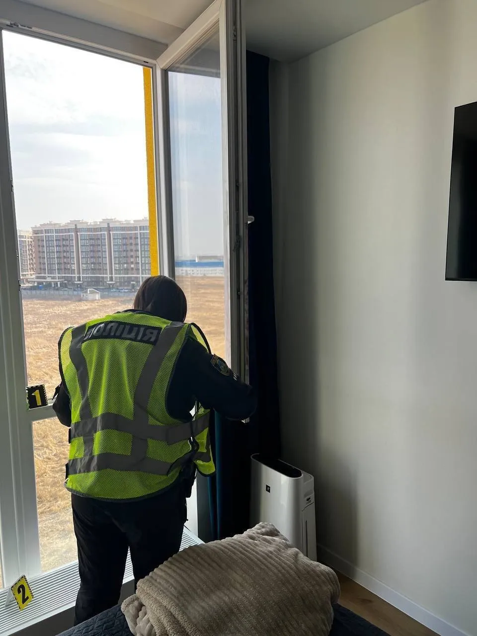 На Київщині мати викинула немовля з 5-го поверху: 2-місячний хлопчик помер у лікарні dqxikeidqxitkant