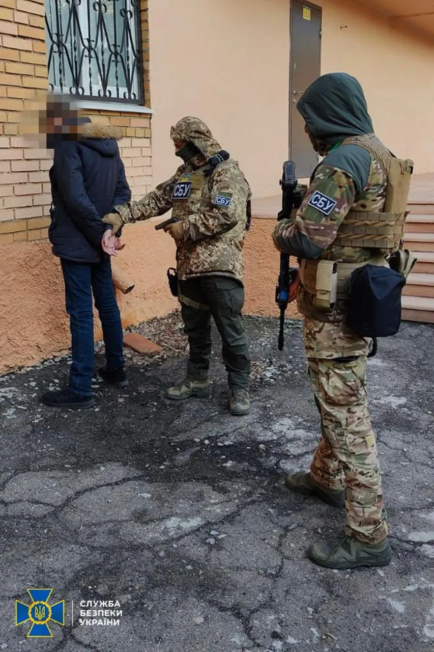 СБУ затримала коригувальника ракетного удару по школі в Краматорську: поплічником загарбників виявився працівник заводу. Фото dqxikeidqxiqxxant