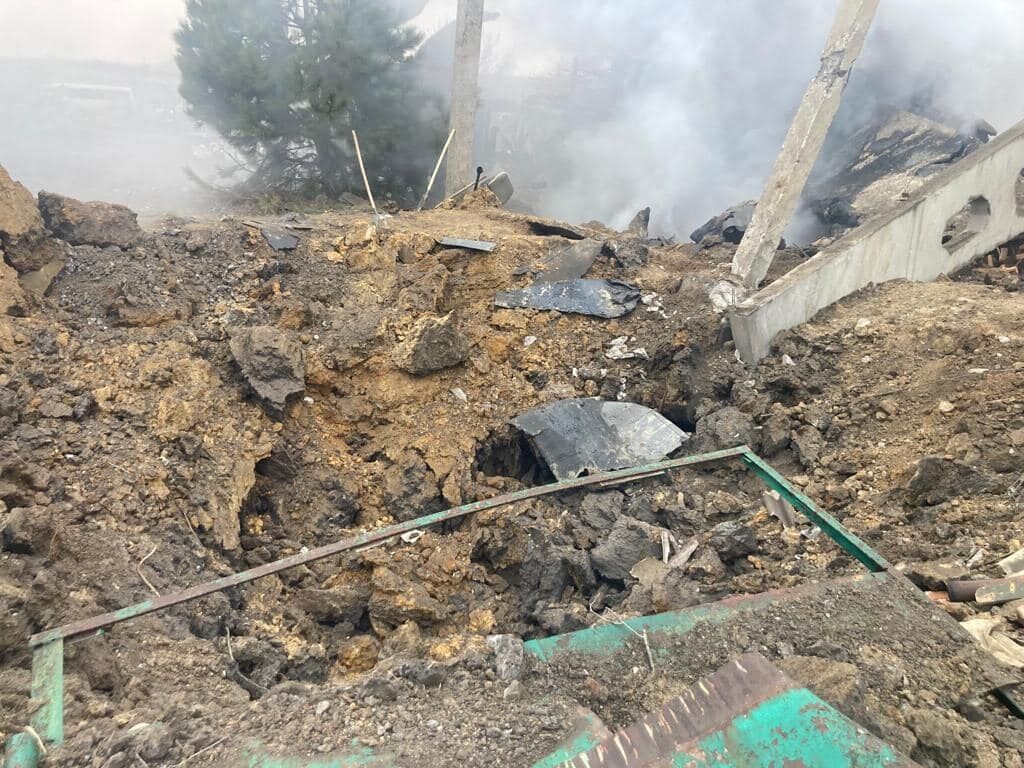 Війська РФ вдарили ракетами по центру Краматорська. Фото руйнувань