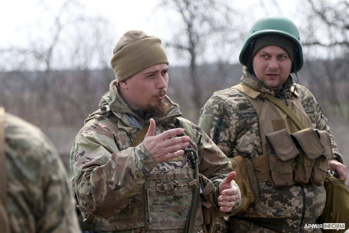 Інструктори передають свій досвід підопічним dqxikeidqxitkant