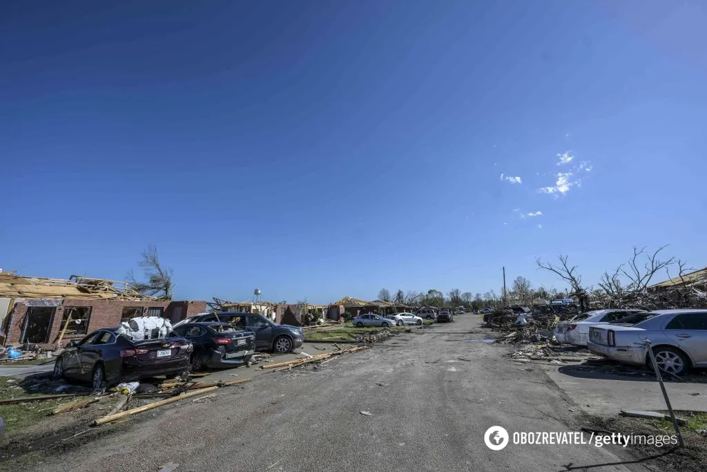 Через торнадо у штаті Міссісіпі загинули 26 людей, ураган знищував міста. Фото