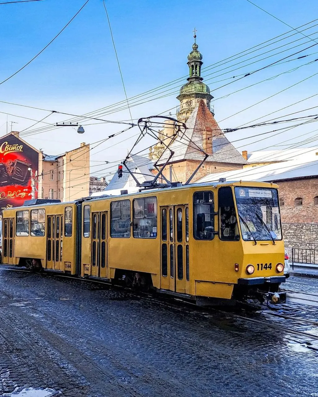 На улицах Львова гололедица