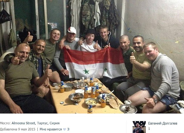 12_russian_soldiers_makes_a_selfie_in_syria