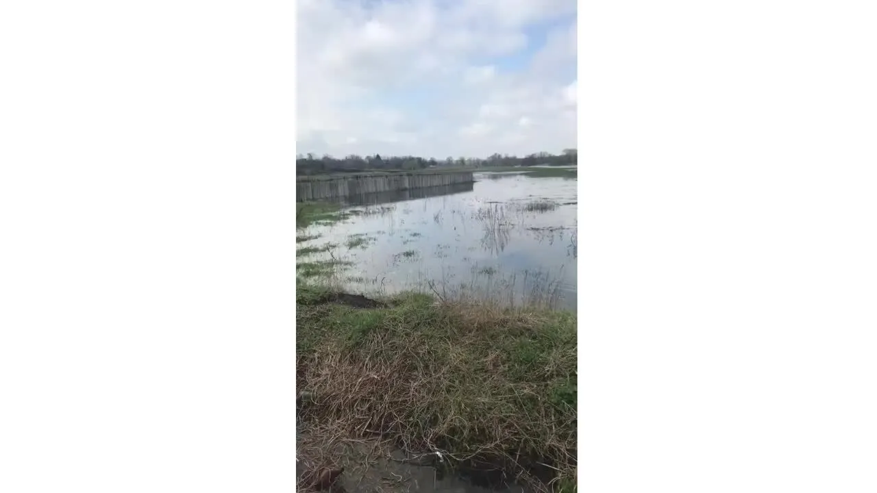 У Краматорську прорвало дамбу одного з водоймищ, підтопило будинки. Відео