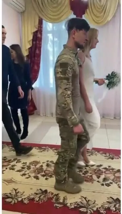 Герой мемов ’’Четкий паца’’, защищающий Украину, женился. Кадры по свадьбе