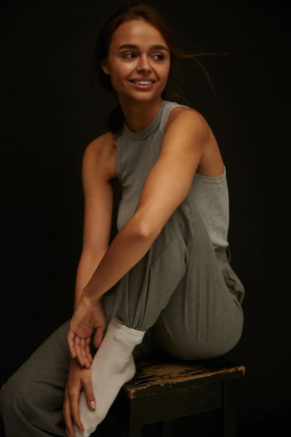 Героиня вирусного видео из-под Лавры увлекла сеть своей внешностью. Фото